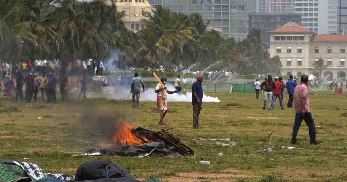 Sri Lanka orders troops to shoot those involved in violence